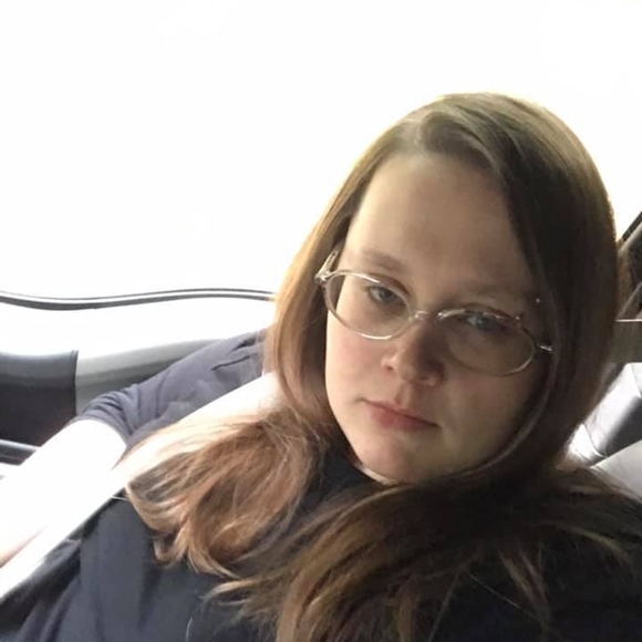 Meet your Posher, Lisa - Picture 1 of 1